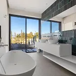 Mamasana - New Magnificent With Infinity Pool & Tennis!
