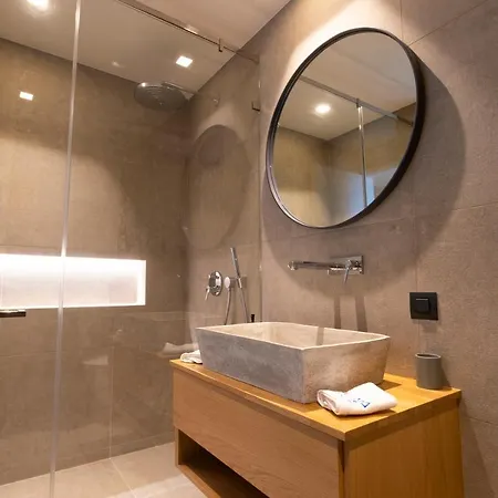 Vila Mamasana - New Magnificent With Infinity Pool & Tennis! *