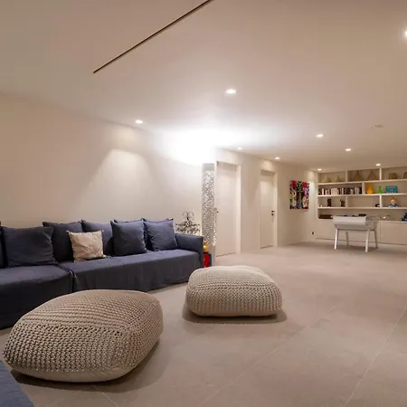 Villa Mamasana - New Magnificent With Infinity Pool & Tennis!