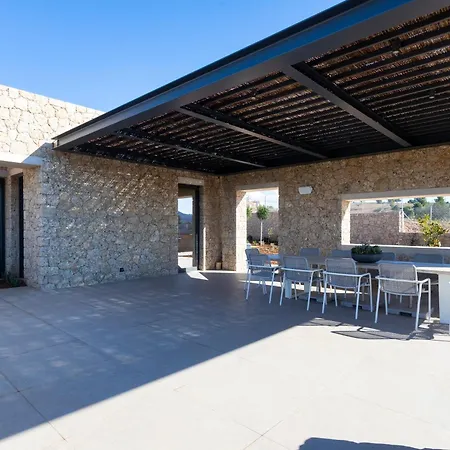 Mamasana - New Magnificent With Infinity Pool & Tennis! *