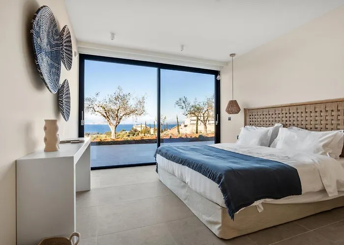 Villa Mamasana - New Magnificent With Infinity Pool & Tennis! *