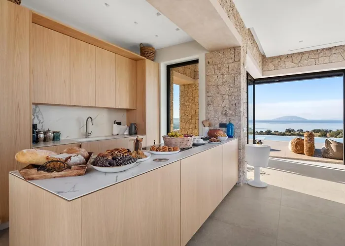 Villa Mamasana - New Magnificent With Infinity Pool & Tennis!