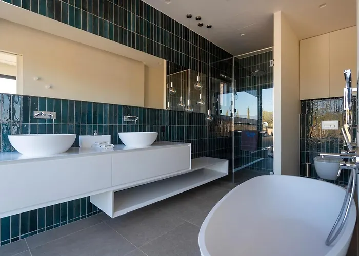 Villa Mamasana - New Magnificent With Infinity Pool & Tennis!