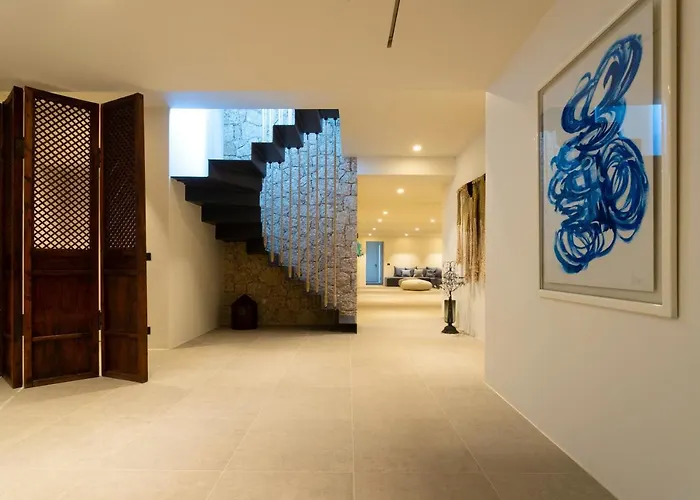 Villa Mamasana - New Magnificent With Infinity Pool & Tennis! *