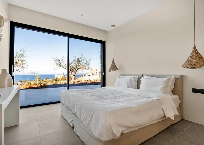 Mamasana - New Magnificent With Infinity Pool & Tennis! Villa