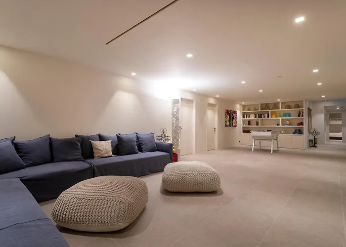 Villa Mamasana - New Magnificent With Infinity Pool & Tennis!