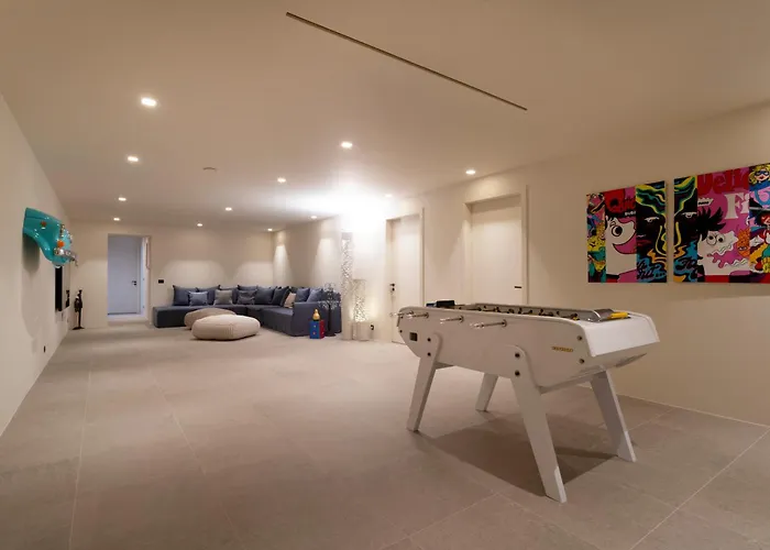 Villa Mamasana - New Magnificent With Infinity Pool & Tennis!